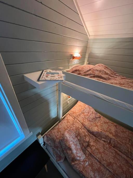 Idyllisk Minihus I Landlige Omgivelser - Med 5 Sengeplasser Og Parkering Åsen Esterno foto
