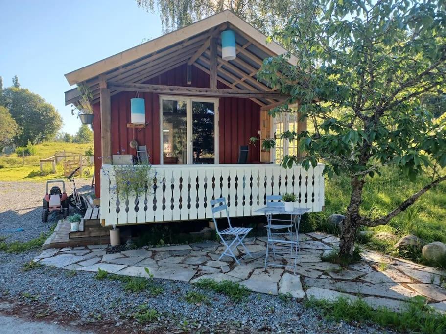 Idyllisk Minihus I Landlige Omgivelser - Med 5 Sengeplasser Og Parkering Åsen Esterno foto